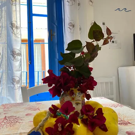 Centro Storico Flat 7 Mins From Port Apartman *