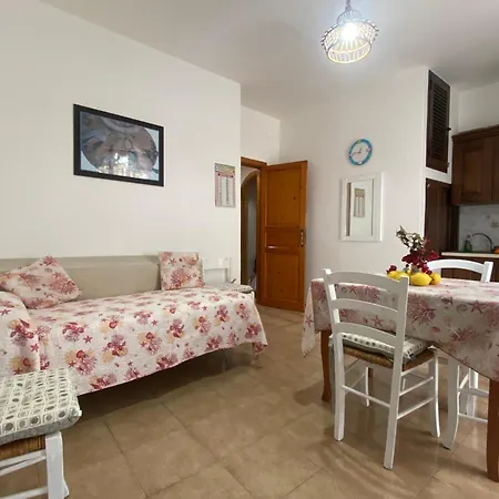 Centro Storico Flat 7 Mins From Port Apartman Lipari